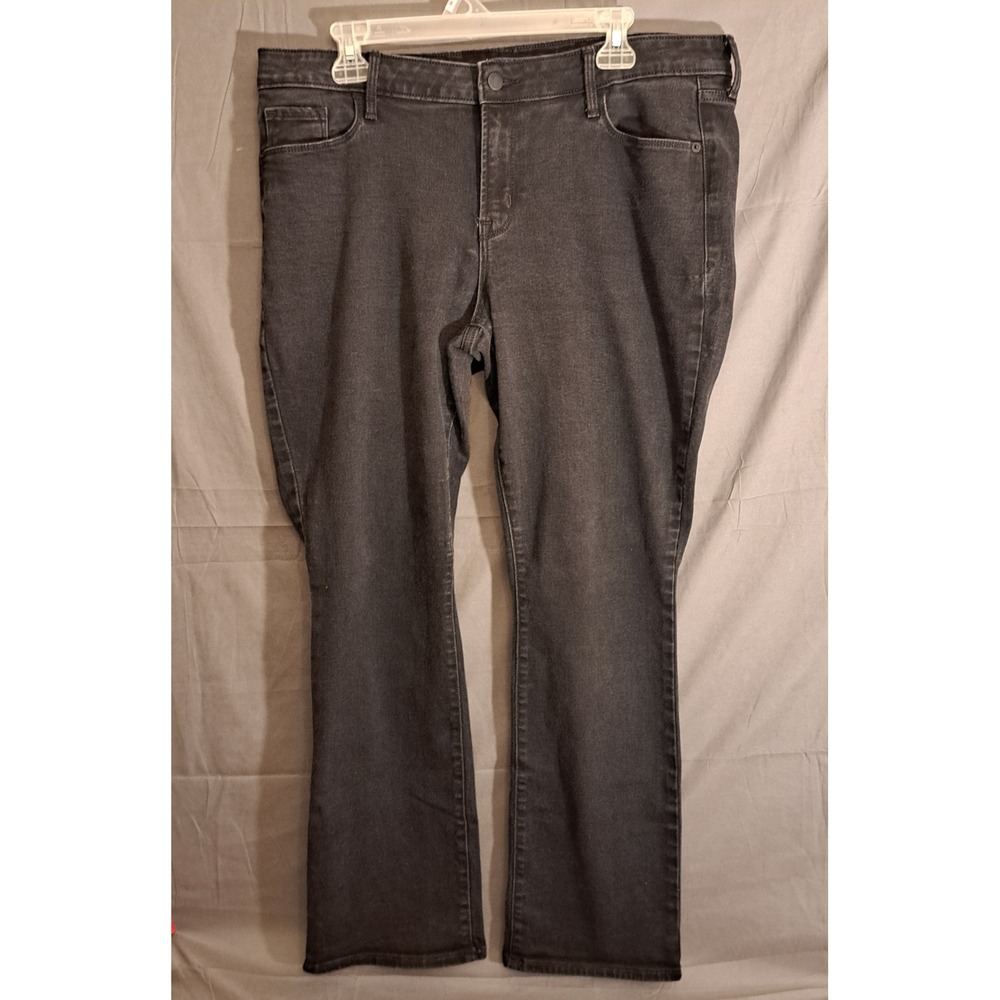 Old Navy Mid-Rise Kicker Boot Cut Jeans Women's Size 14 Black‎